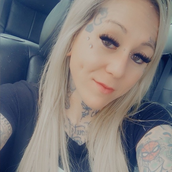 Meet your Posher, Tori - Picture 1 of 1